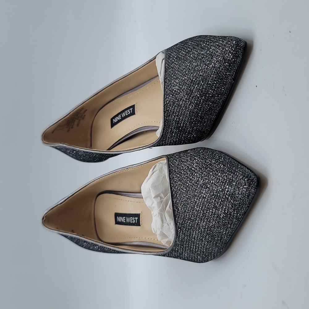 Arlene points toe pumps